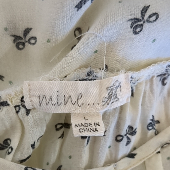 Lightweight & Airy Bow Patterned Tank Top, Pin Tucks, Racerback - Picture 4 of 9